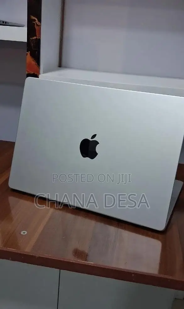 New Laptop Apple MacBook Pro 2024 M4 16GB Apple M4 Pro SSD 512GB