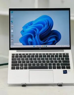 New Laptop HP EliteBook 830 G8 16GB Intel Core i5 SSD 512GB