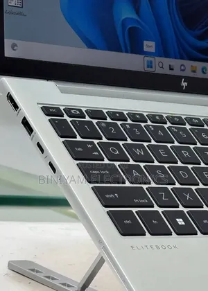 New Laptop HP EliteBook 830 G8 16GB Intel Core i5 SSD 512GB