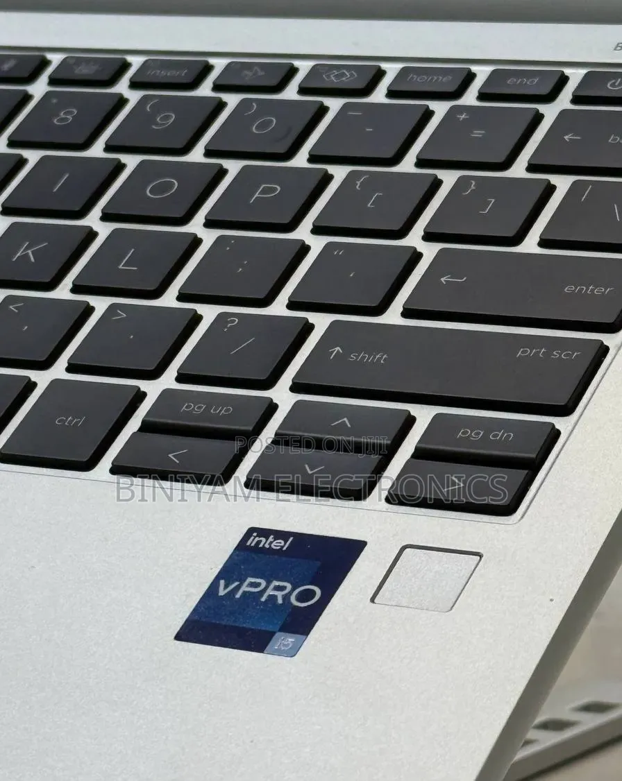 New Laptop HP EliteBook 830 G8 16GB Intel Core i5 SSD 512GB