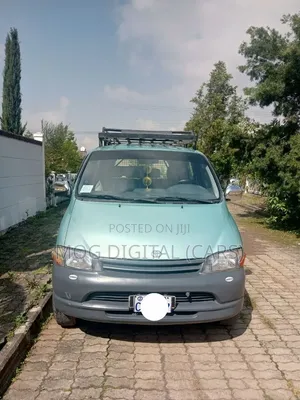 Toyota HiAce 2000 Blue