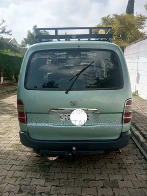 Toyota HiAce 2000 Blue
