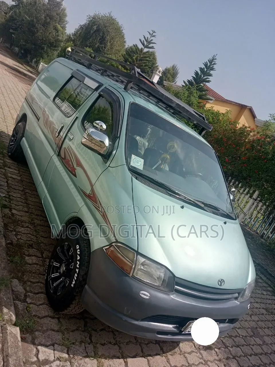 Toyota HiAce 2000 Blue