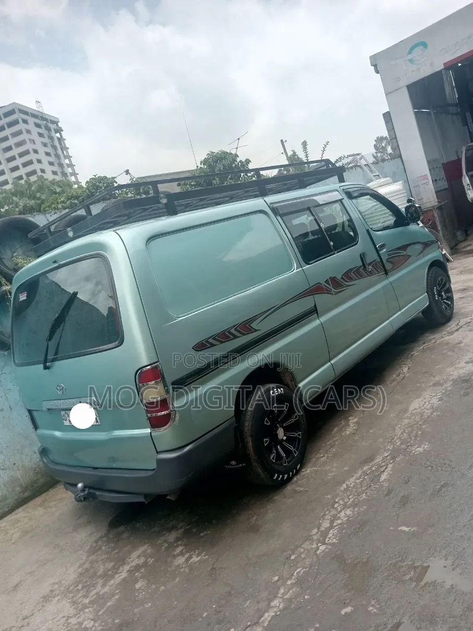 Toyota HiAce 2000 Blue