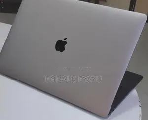 New Laptop Apple MacBook Pro 2017 16GB Intel Core i7 SSD 512GB