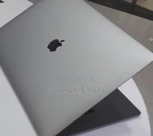 New Laptop Apple MacBook Pro 2017 16GB Intel Core i7 SSD 512GB