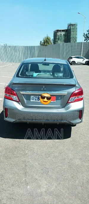 Mitsubishi Attrage 2020 Silver