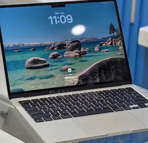 New Laptop Apple MacBook Air 2025 M4 16GB Apple M4 SSD 256GB