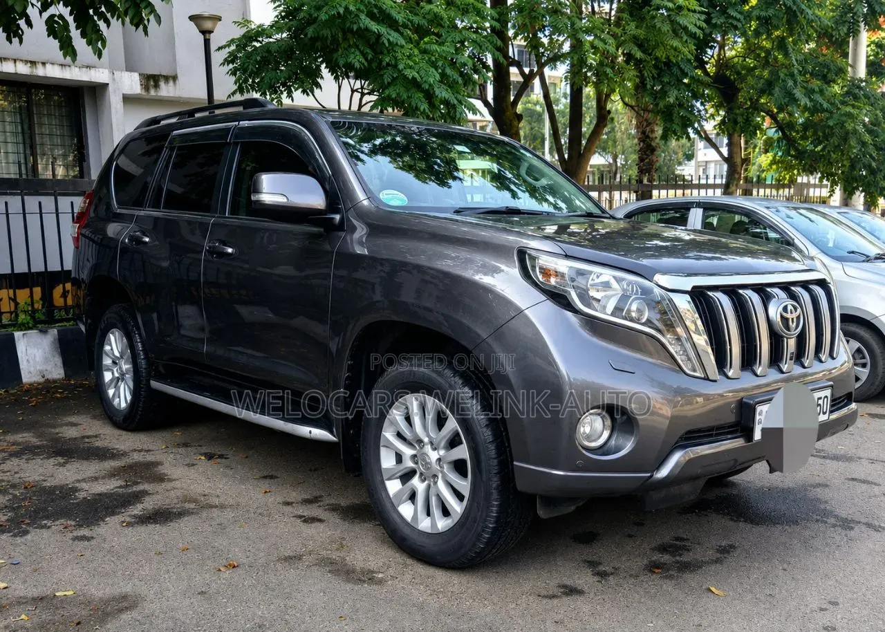 Toyota Land Cruiser Prado 2015 Gray
