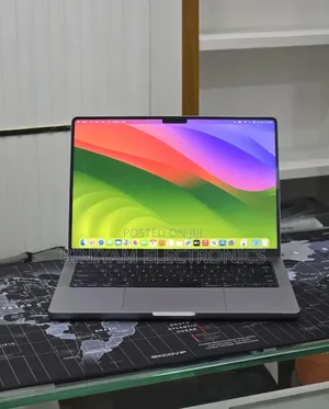 New Laptop Apple MacBook Pro 2023 M3 8GB Apple M3 Pro SSD 512GB