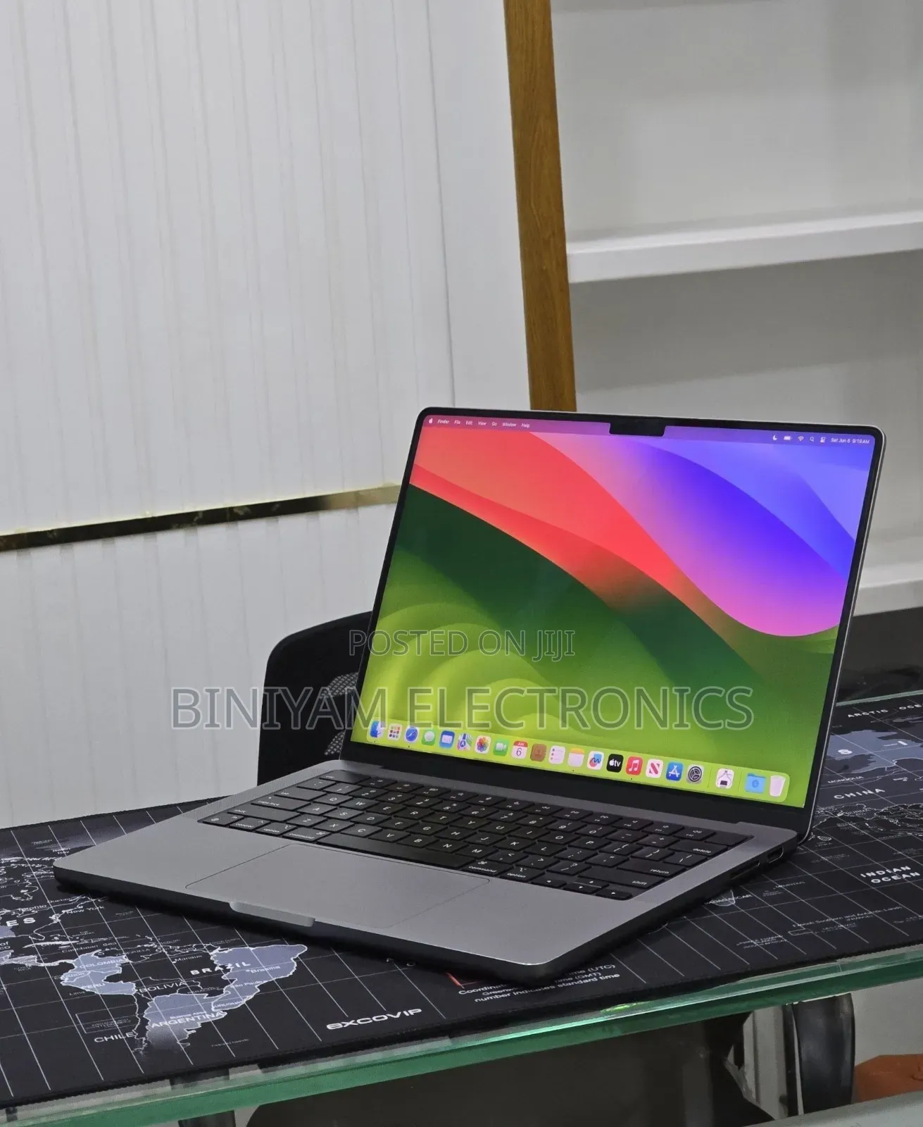 New Laptop Apple MacBook Pro 2023 M3 8GB Apple M3 Pro SSD 512GB
