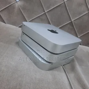New Laptop Apple MacBook 4GB Intel Core i5 SSD 500GB