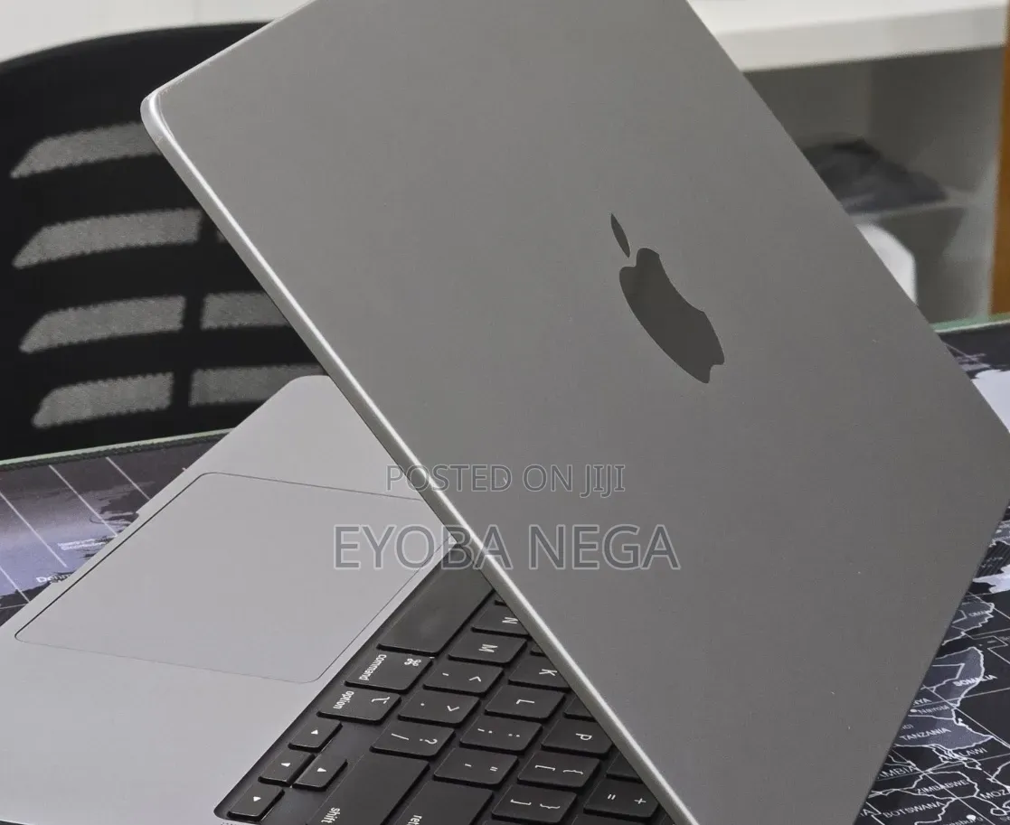New Laptop Apple MacBook Pro 2023 M3 Pro 8GB Apple M3 Pro SSD 512GB