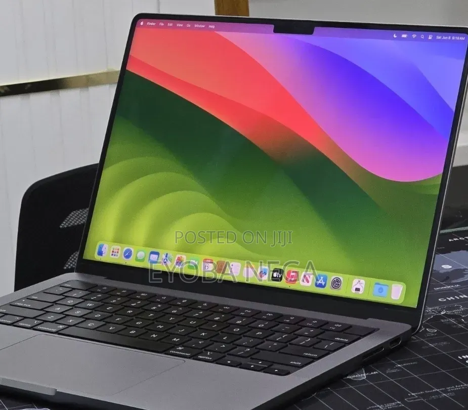 New Laptop Apple MacBook Pro 2023 M3 Pro 8GB Apple M3 Pro SSD 512GB
