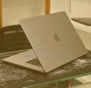 New Laptop Apple MacBook Pro 8GB Apple M3 SSD 512GB