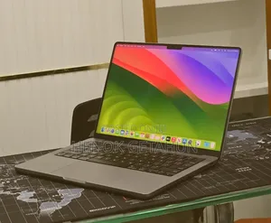 New Laptop Apple MacBook Pro 8GB Apple M3 SSD 512GB