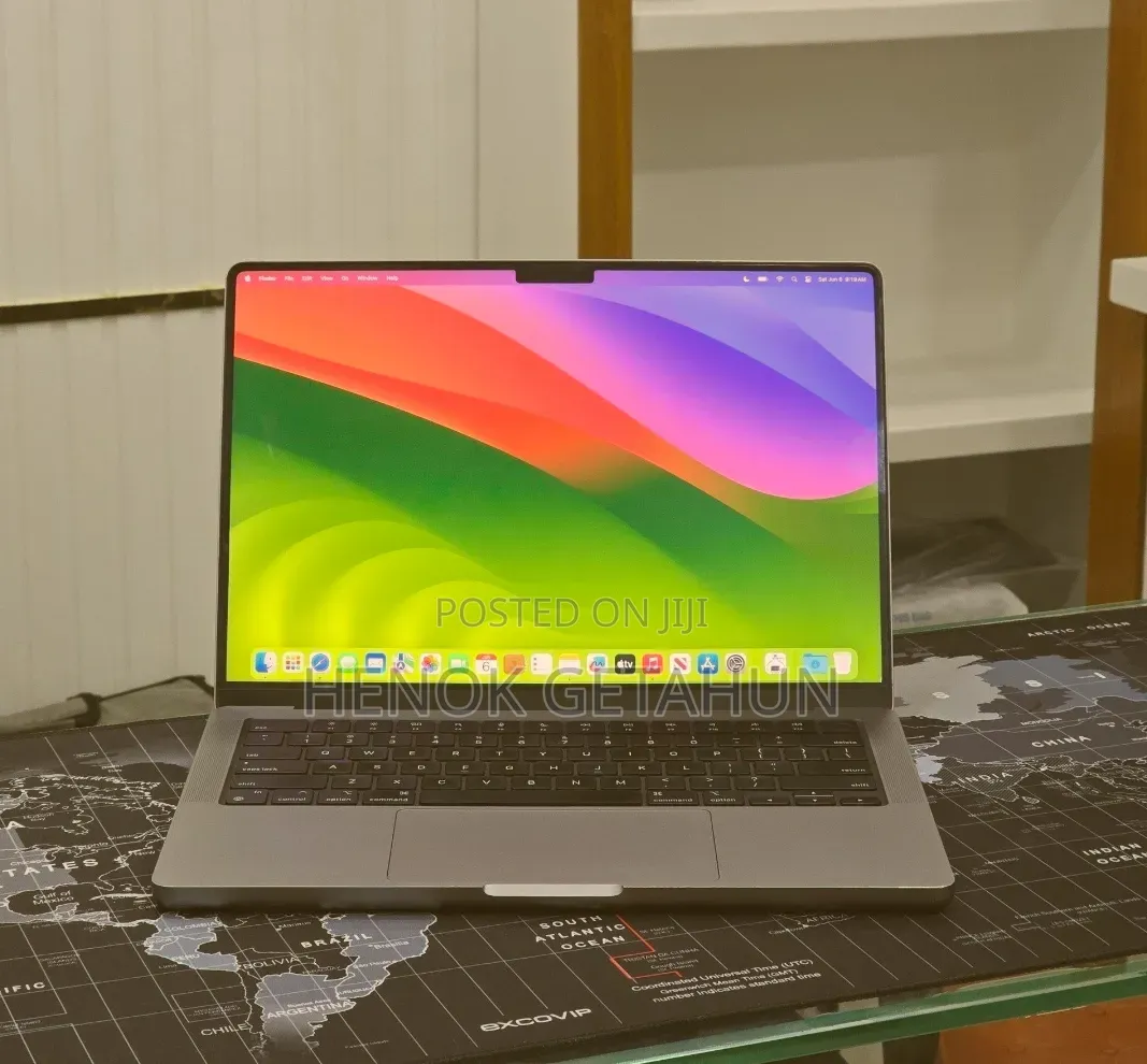 New Laptop Apple MacBook Pro 8GB Apple M3 SSD 512GB