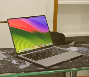New Laptop Apple MacBook Pro 8GB Apple M3 SSD 512GB