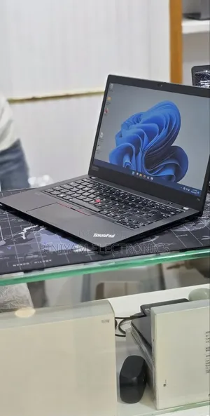 New Laptop Lenovo ThinkPad T14 16GB Intel Core i7 SSD 512GB