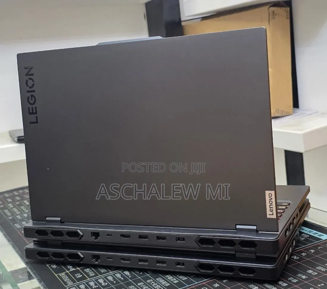 New Laptop Lenovo Legion Pro 7 48GB Intel Core i9 SSD 1T