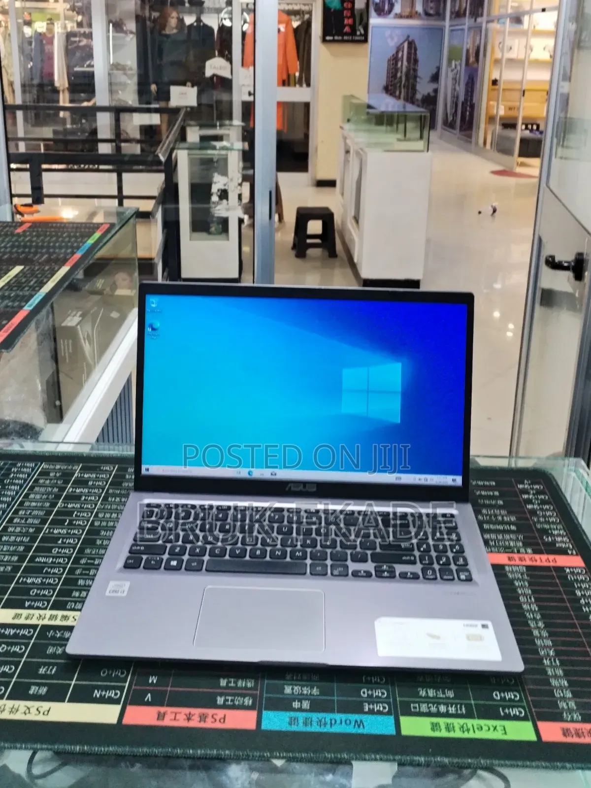 New Laptop Asus VivoBook 15 X505BA 8GB Intel Core i3 SSD 256GB