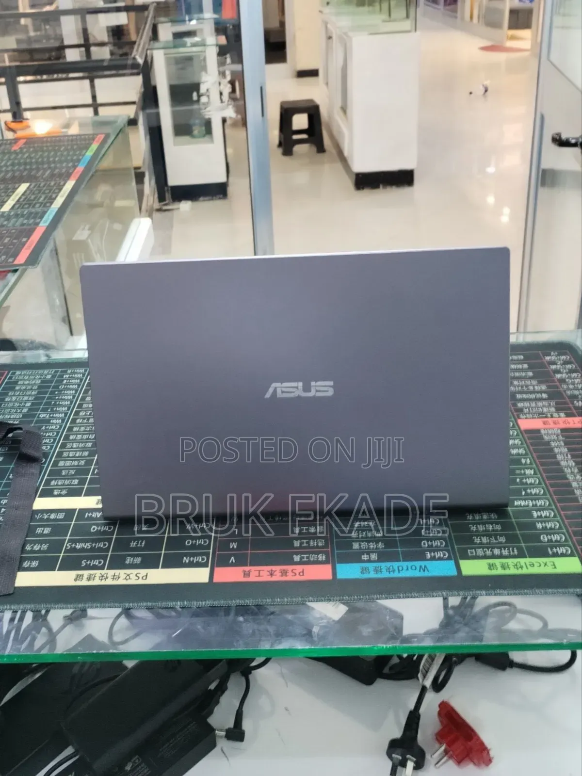 New Laptop Asus VivoBook 15 X505BA 8GB Intel Core i3 SSD 256GB