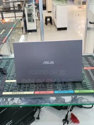 New Laptop Asus VivoBook 15 X505BA 8GB Intel Core i3 SSD 256GB