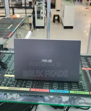 New Laptop Asus VivoBook 15 X505BA 8GB Intel Core i3 SSD 256GB