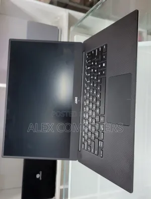 New Laptop Dell Latitude 5530 16GB Intel Core i7 SSD 512GB