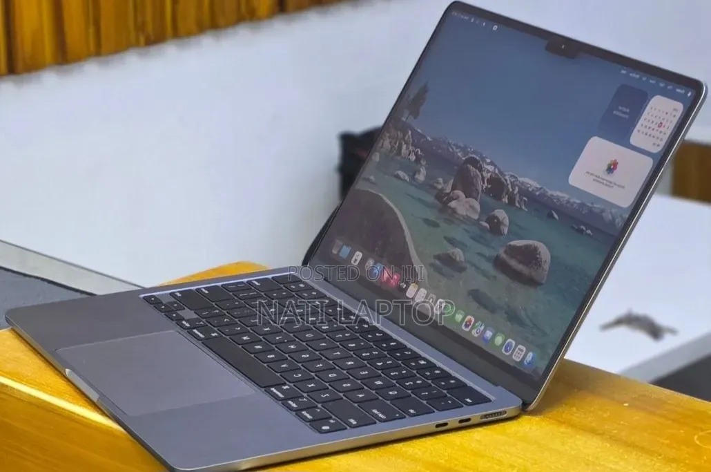 New Laptop Apple MacBook Air 2022 M2 8GB Apple M2 SSD 256GB