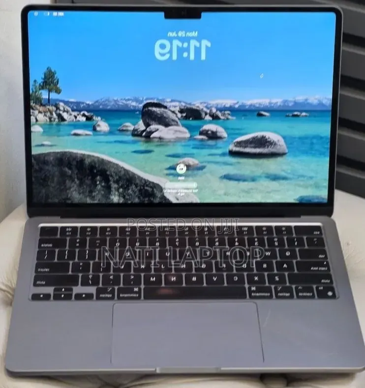 New Laptop Apple MacBook Air 2022 M2 8GB Apple M2 SSD 256GB