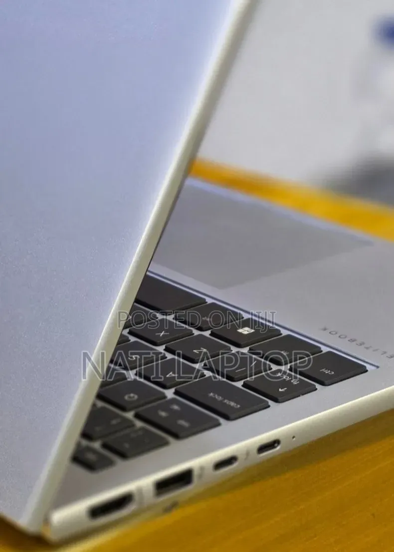 New Laptop HP Elitebook 830 G11 16GB Intel Core Ultra 7 SSD 512GB