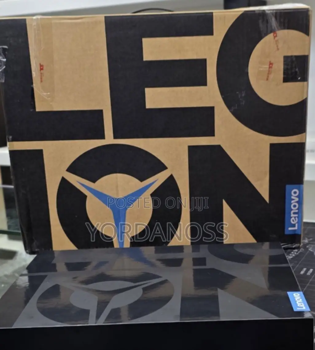 New Laptop Lenovo Legion Pro 7 32GB AMD Ryzen 9 SSD 1T