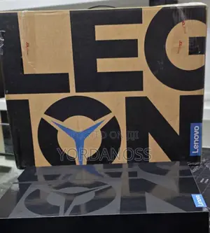 New Laptop Lenovo Legion Pro 7 32GB AMD Ryzen 9 SSD 1T