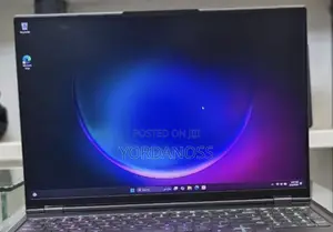 New Laptop Lenovo Legion Pro 7 32GB AMD Ryzen 9 SSD 1T