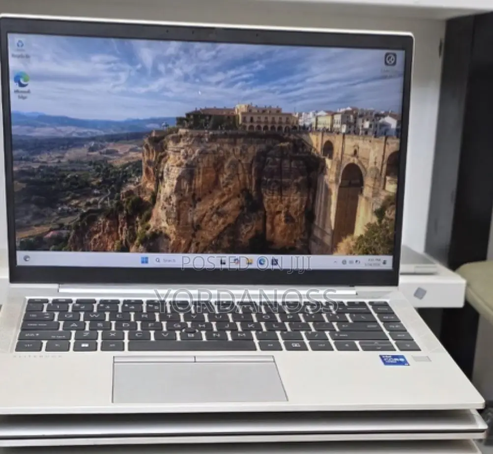 New Laptop HP EliteBook 840 G10 16GB Intel Core i7 SSD 512GB