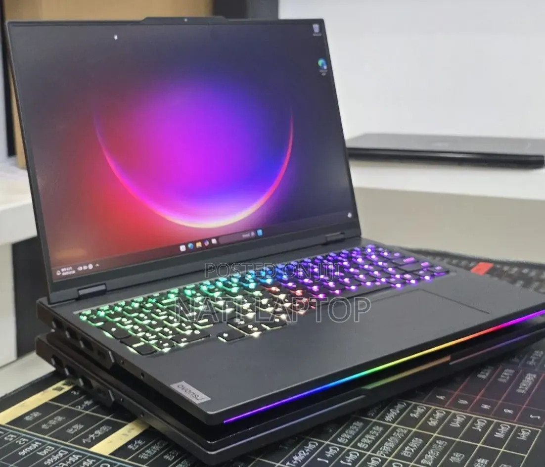 New Laptop Lenovo Legion Pro 7 48GB Intel Core i9 SSD 1T