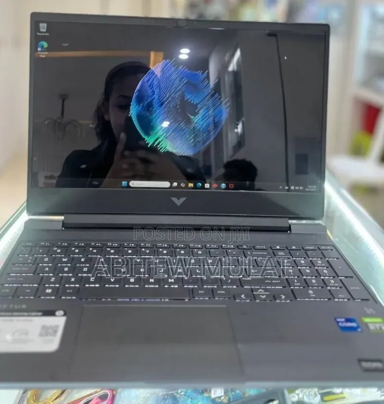 New Laptop Lenovo LOQ 15IRH8 16GB AMD Ryzen 7 SSD 512GB
