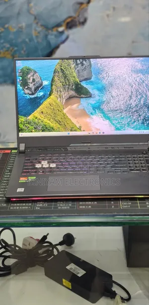 New Laptop Asus G71G 16GB AMD Ryzen 9 SSD 1T