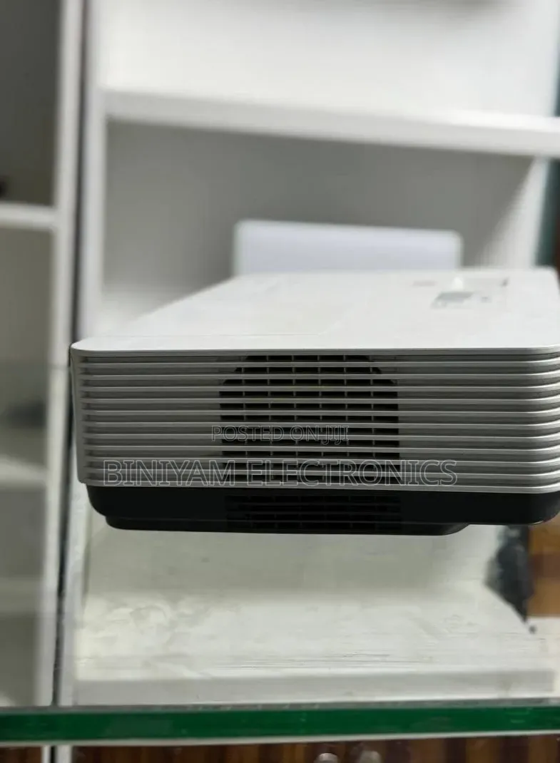 Sony VPL-DX2021 Projector