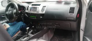 Toyota Hilux 2013 Silver