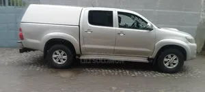 Toyota Hilux 2013 Silver