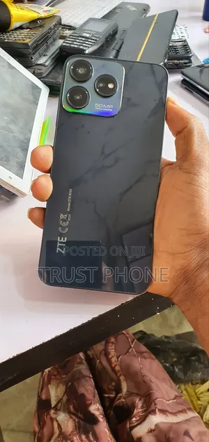 ZTE Blade V50 256 GB Blue