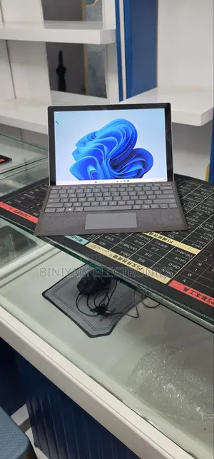 New Laptop Microsoft Surface Pro 7 32GB Intel Core i7 SSD 1T