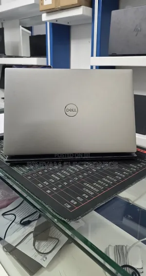 New Laptop Dell Precision 5560 16GB Intel Core i7 SSD 512GB
