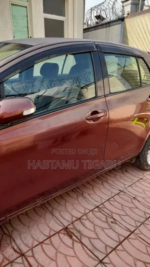 Toyota Yaris 2010 Burgundy