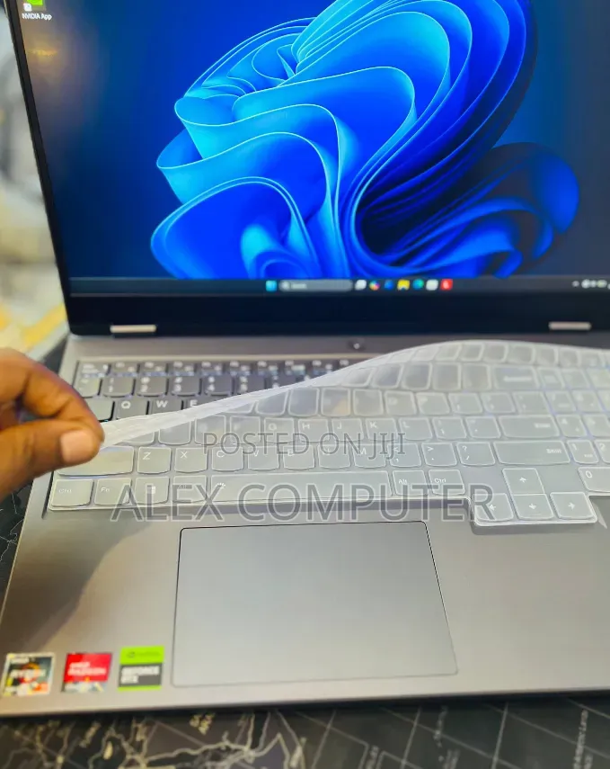 New Laptop Lenovo Legion 5 16GB AMD Ryzen 7 SSD 1T
