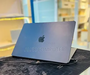 New Laptop Apple MacBook Air 2024 M3 8GB Apple M3 SSD 256GB