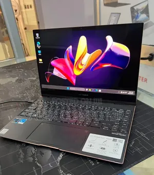 New Laptop Asus Zenbook 14 16GB Intel Core i7 SSD 512GB