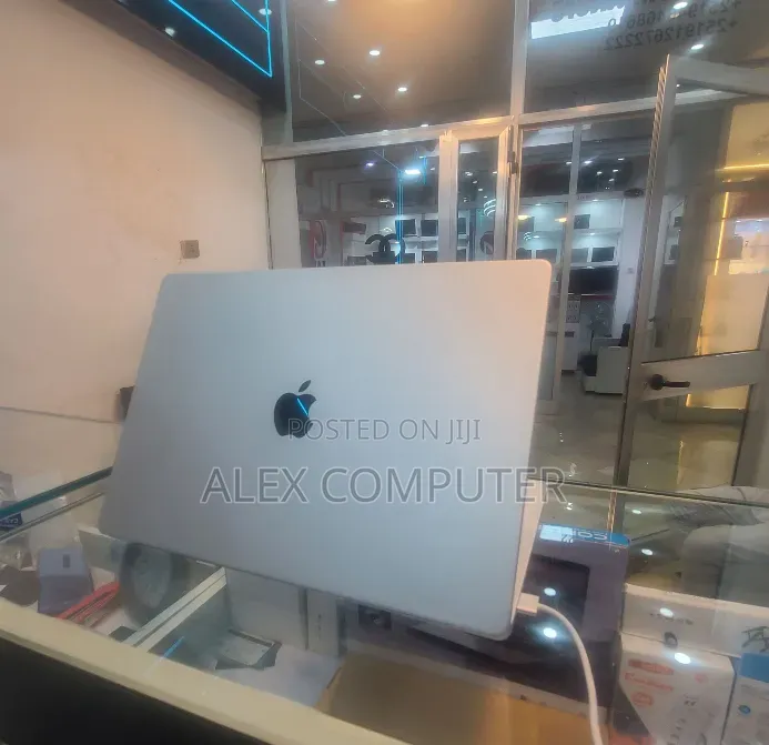 New Laptop Apple MacBook Pro 2021 M1 Max 32GB Apple M1 Max SSD 1T